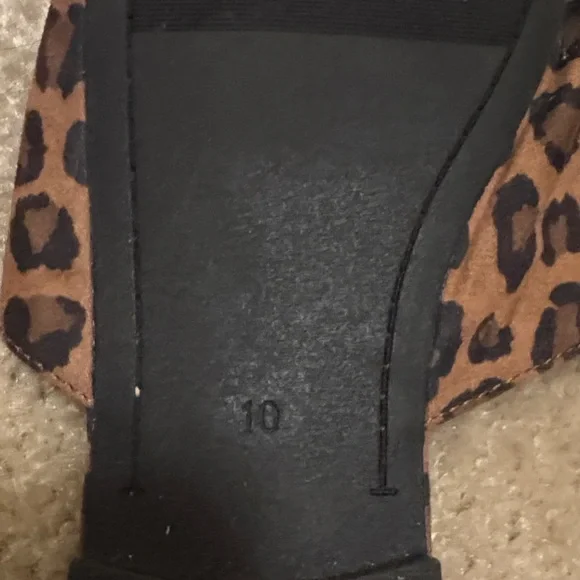 Leopard Print Women's Mules - Picture 5 of 7